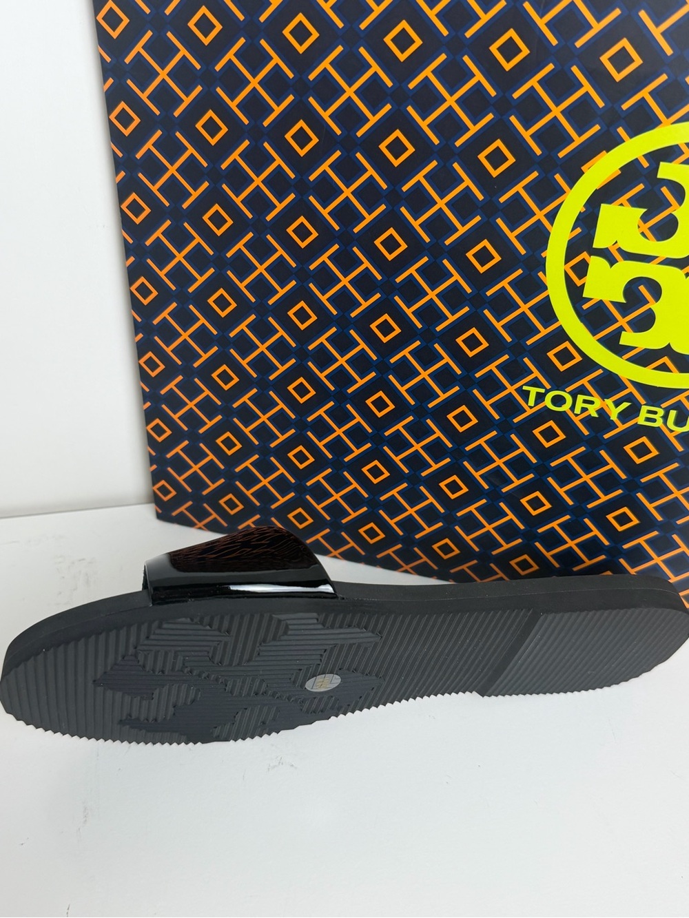 Tory Burch Black Patent Logo Slide - Picture 6 of 9